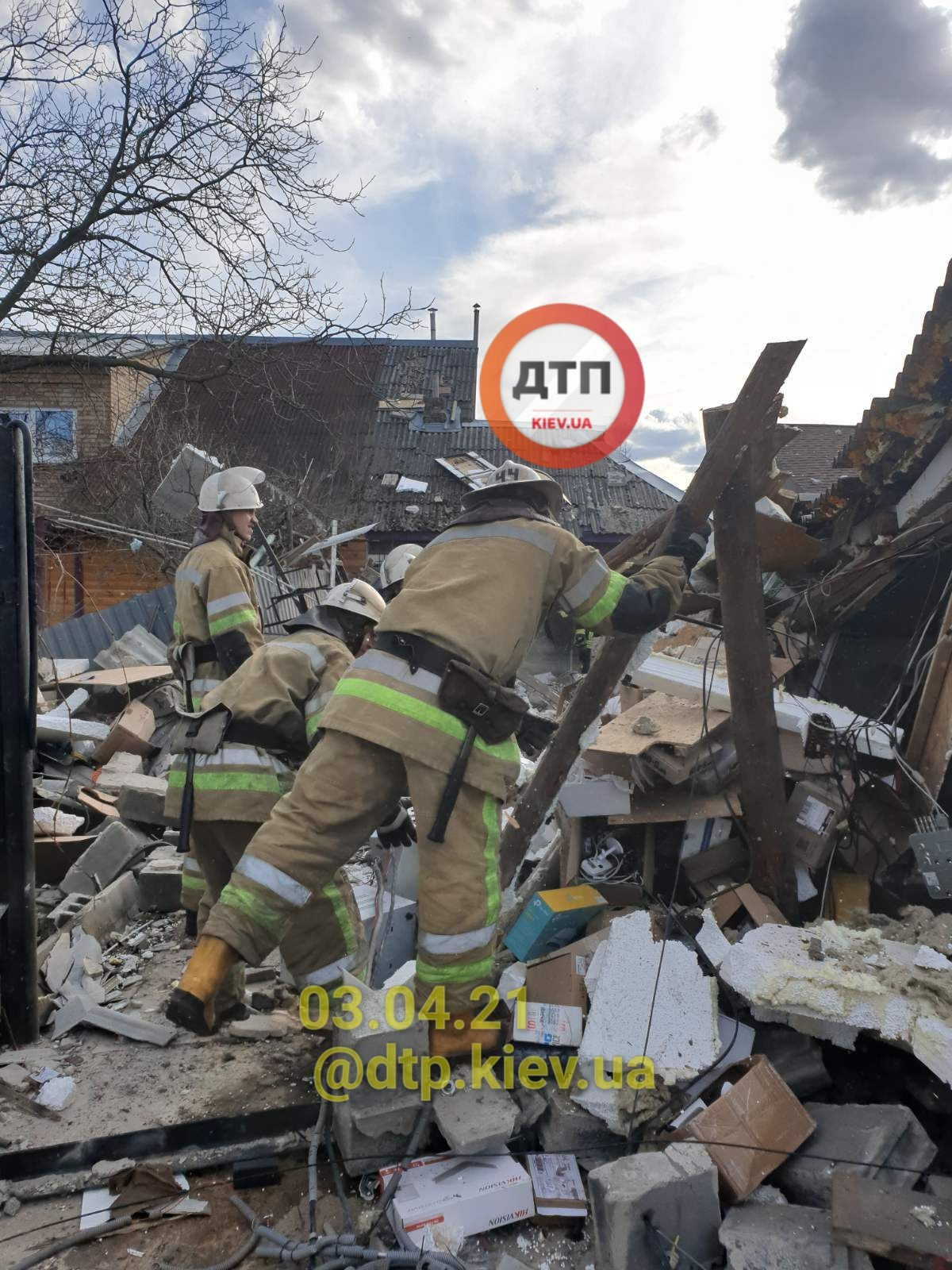 Взрыв газа в Киеве разрушил два дома