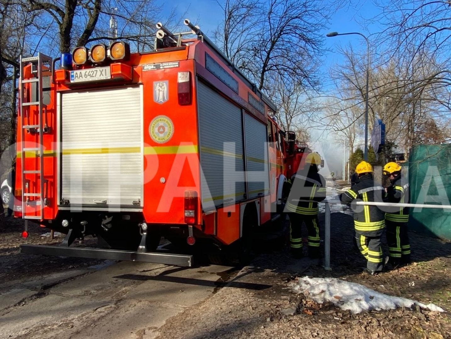 Пожар в отеле "Фрегат" на Гидропарке в Киеве потушили, никто не пострадал. Фото: Страна