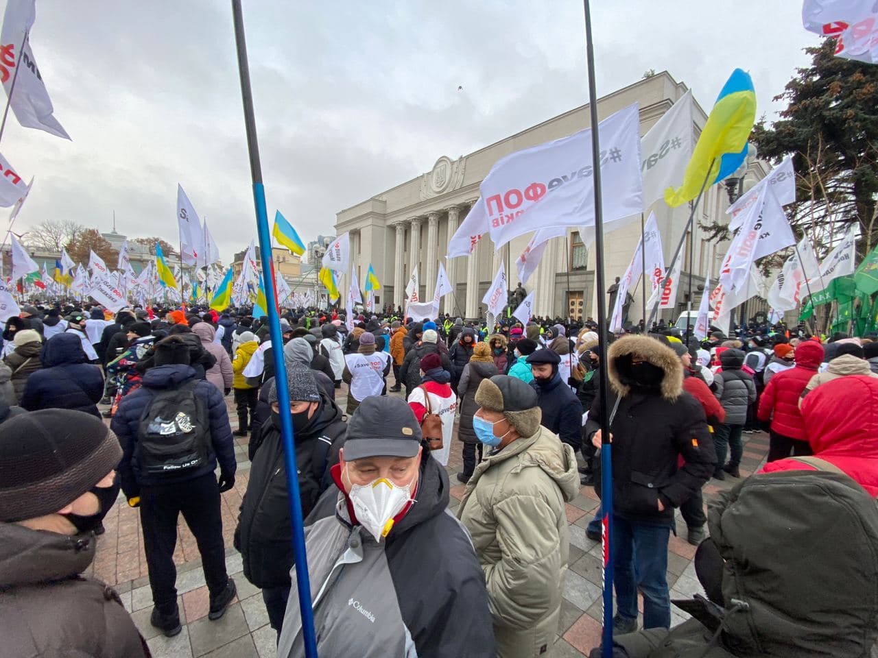 ФОПы устроили акцию протеста возле здания Рады 1 декабря. Фото: "Страна"