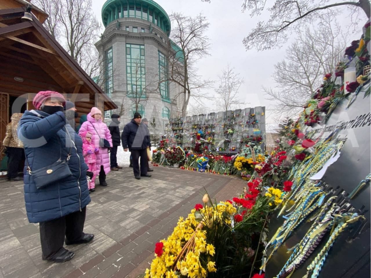 Фото: сегодня чествуют память погибших во время трагических событий на Майдане